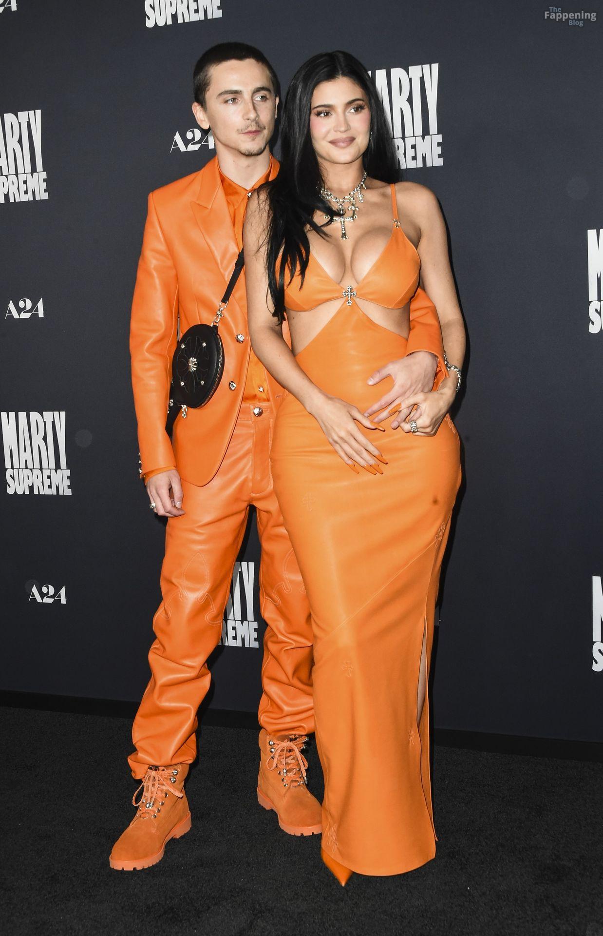 kylie-jenner-33-the-fappening-pics_