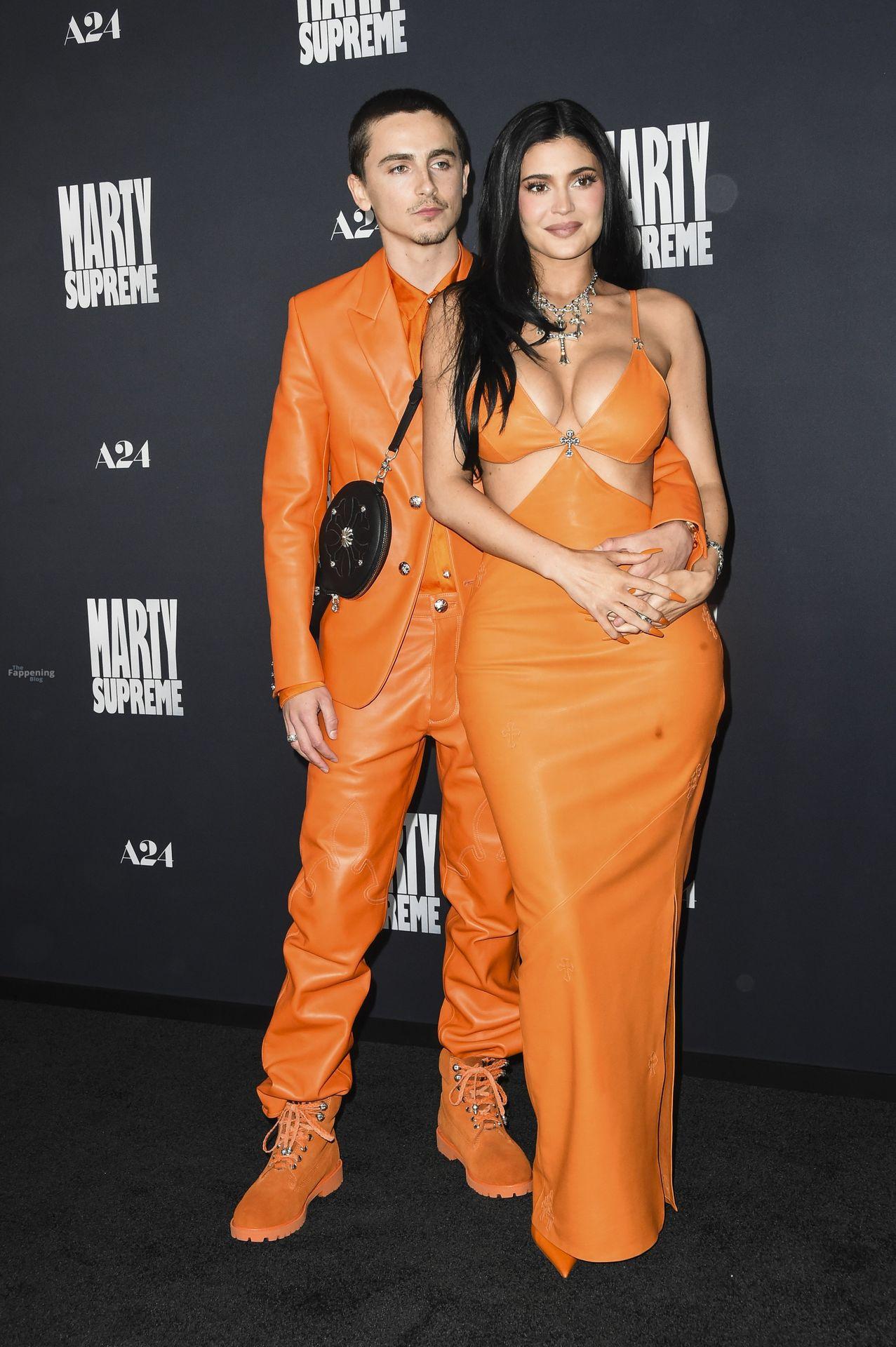 kylie-jenner-35-the-fappening-pics_