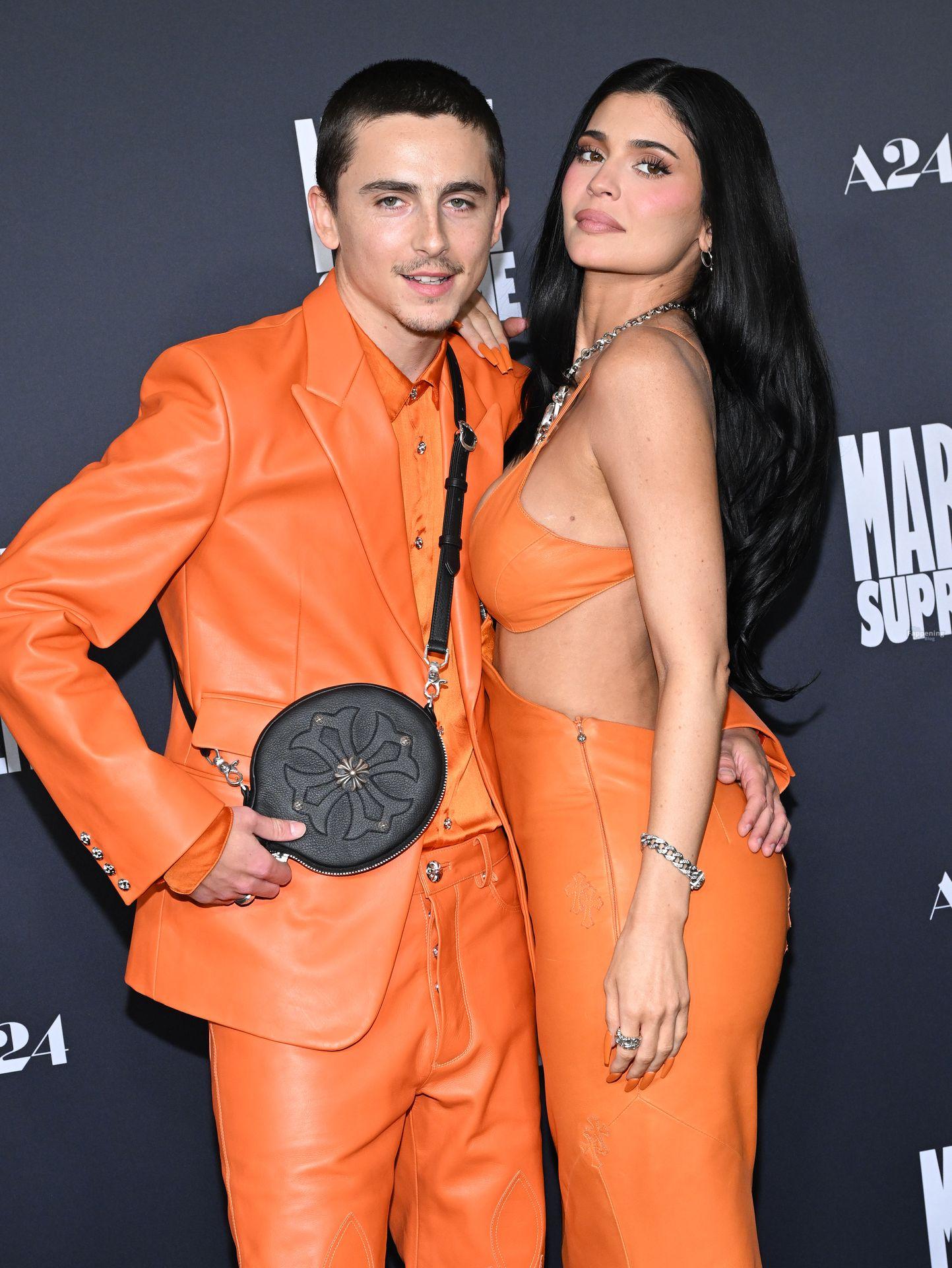 kylie-jenner-51-the-fappening-pics_