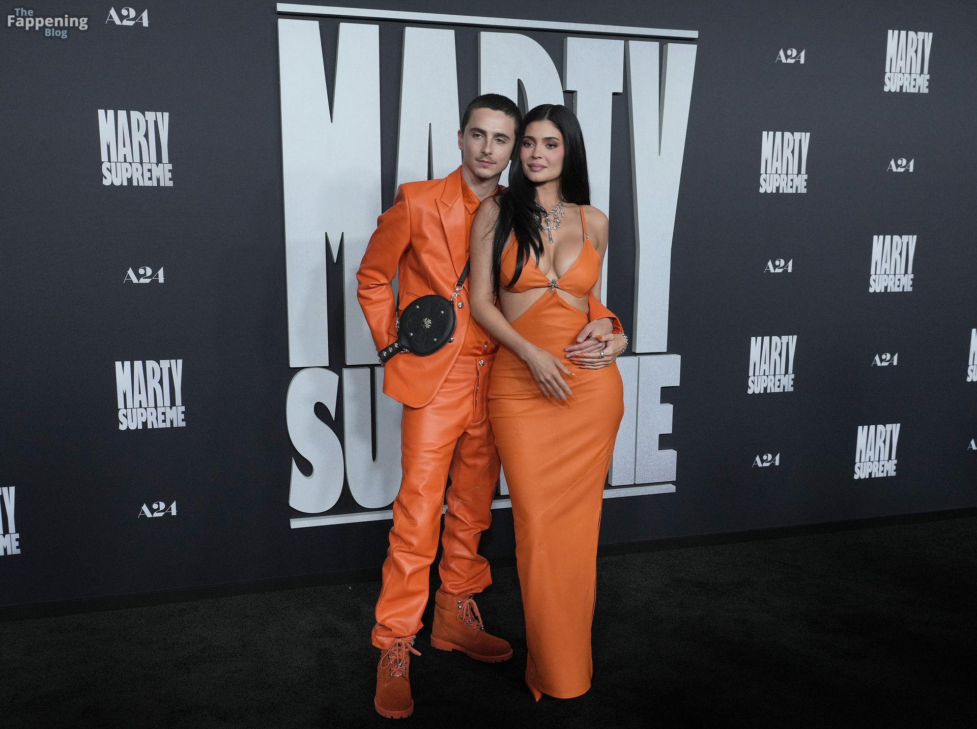 kylie-jenner-61-the-fappening-pics_