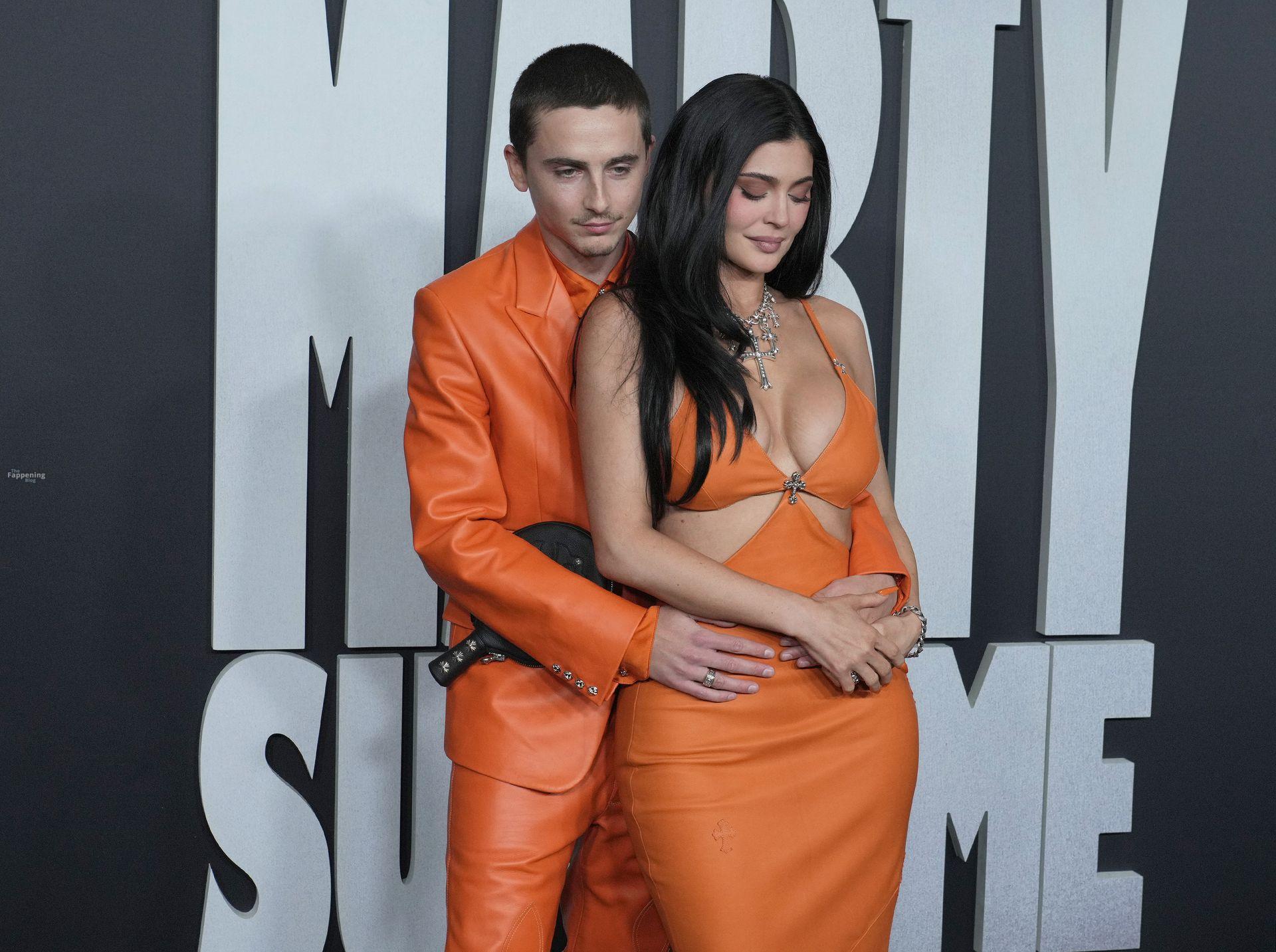 kylie-jenner-76-the-fappening-pics_