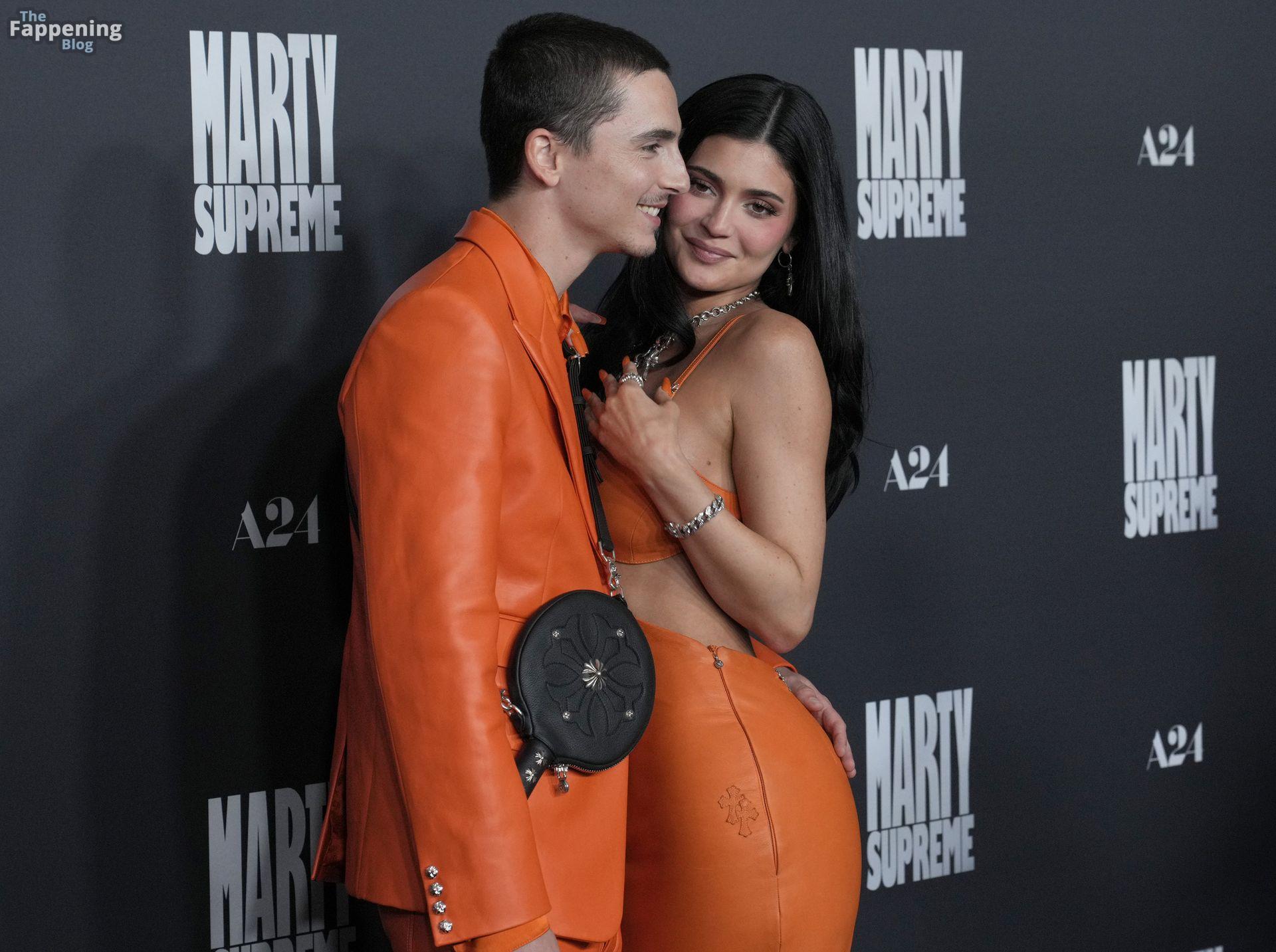 kylie-jenner-84-the-fappening-pics_