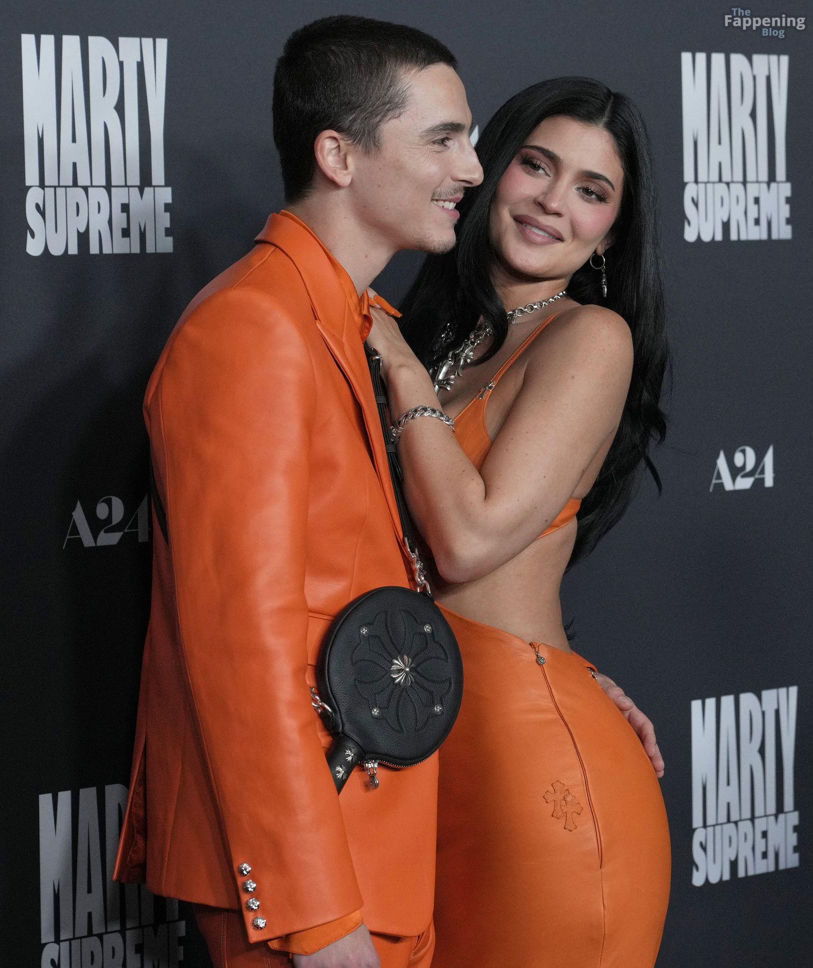 kylie-jenner-85-the-fappening-pics_