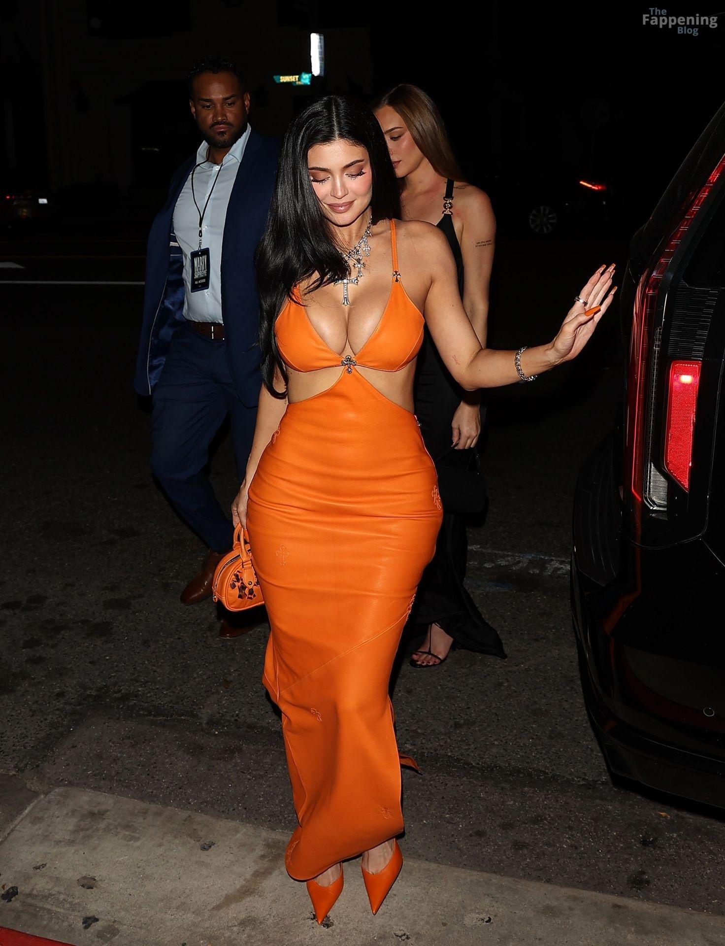 kylie-jenner-sexy-17-the-fappening-pics_