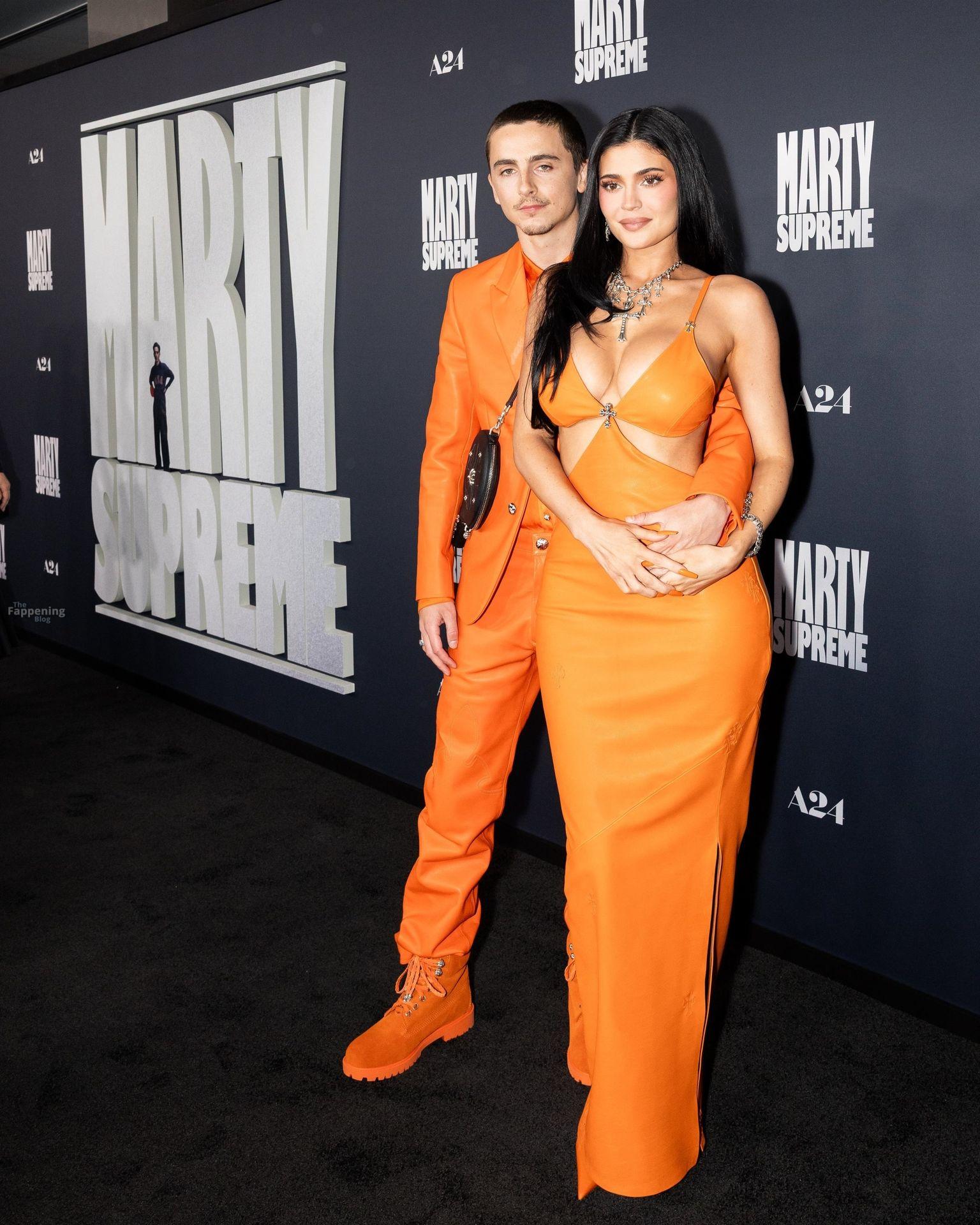 kylie-jenner-sexy-28-the-fappening-pics_