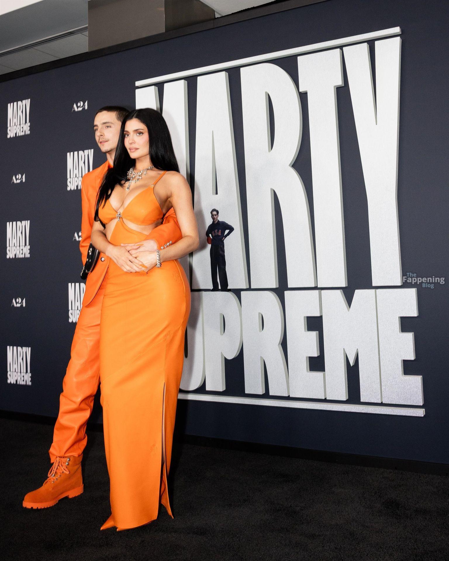 kylie-jenner-sexy-33-the-fappening-pics_