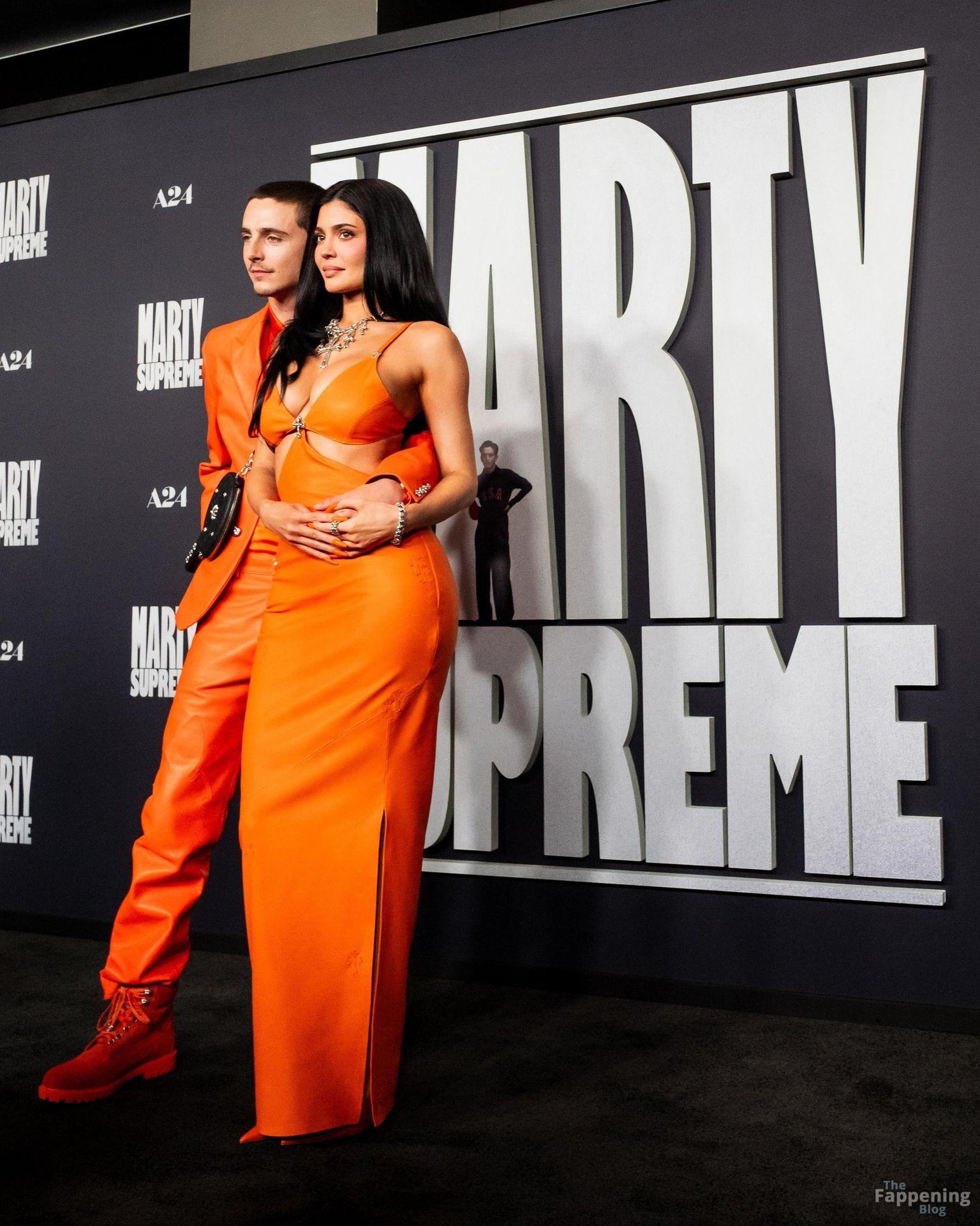 kylie-jenner-sexy-36-the-fappening-pics_