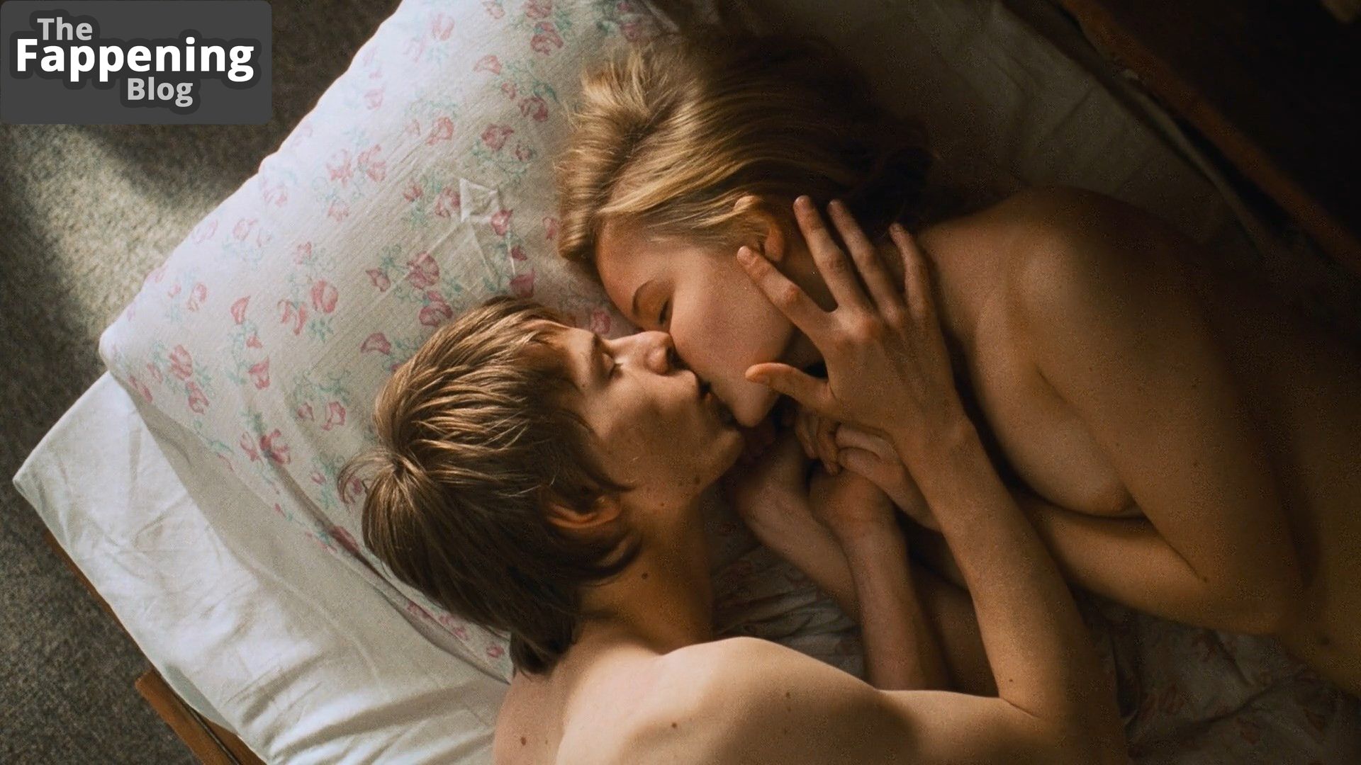 17f580837bb3c53eb6aa8282f8671907a3769616-the-fappening-pics