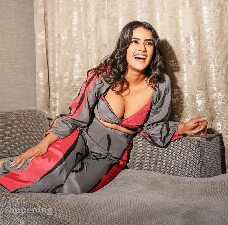 52c93260be18e9b6c207a0a21082e3092adca8b3-the-fappening-pics