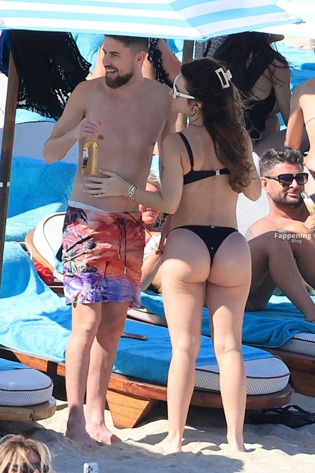 81803f1a8b4fa94549112123cb8c6194d9a7465e-the-fappening-pics
