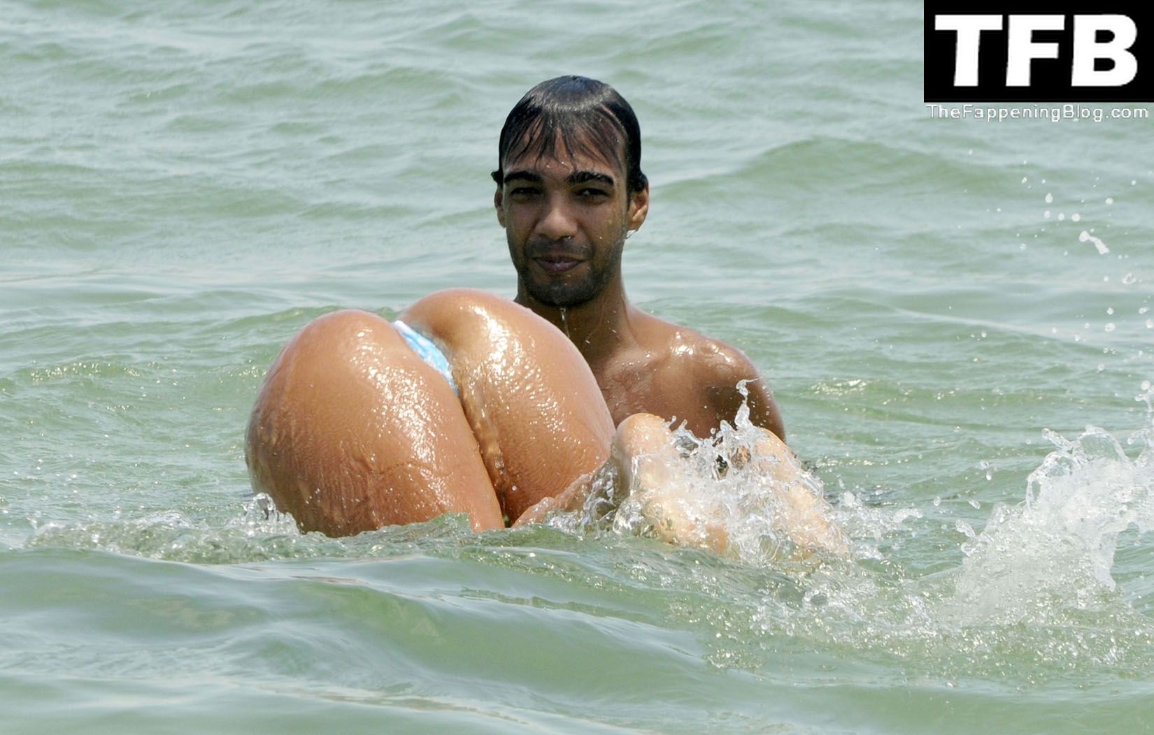 995f70e6341fee3eafdacdc8719f540cfda9bf9b-the-fappening-pics